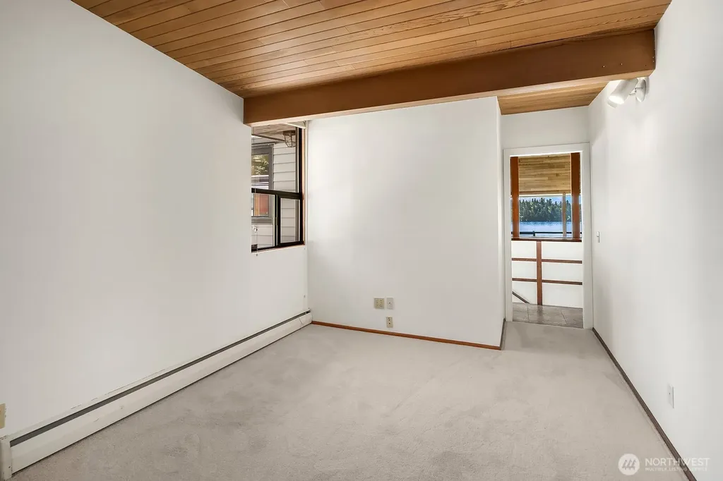 4835 Forest Avenue SE Mercer Island WA 98040
