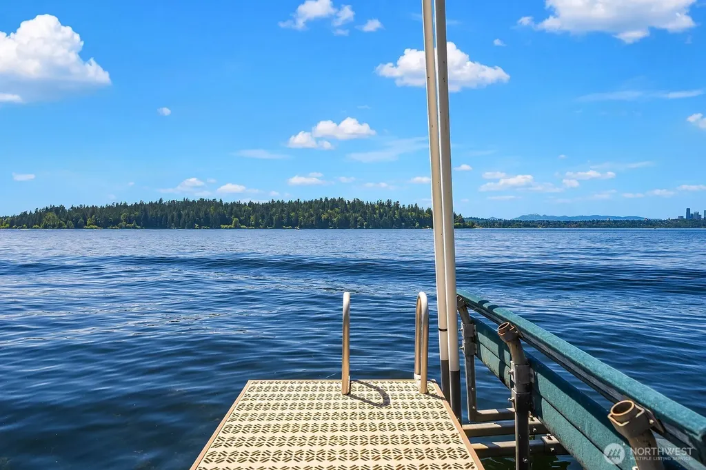 4835 Forest Avenue SE Mercer Island WA 98040