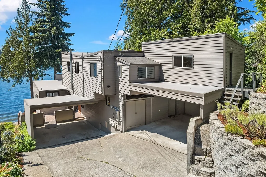 4835 Forest Avenue SE Mercer Island WA 98040