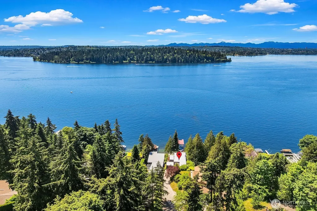 4835 Forest Avenue SE Mercer Island WA 98040
