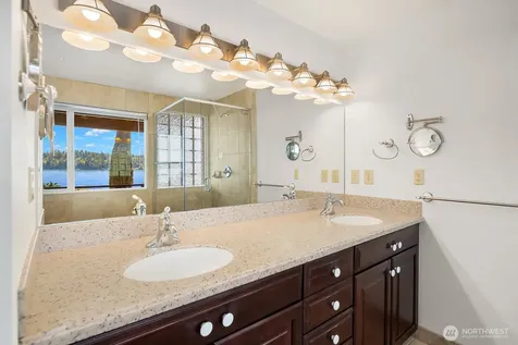 4835 Forest Avenue SE Mercer Island WA 98040