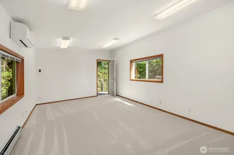 4835 Forest Avenue SE Mercer Island WA 98040