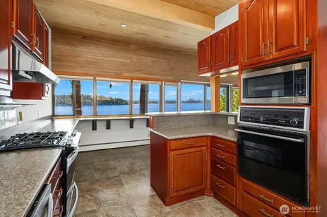 4835 Forest Avenue SE Mercer Island WA 98040