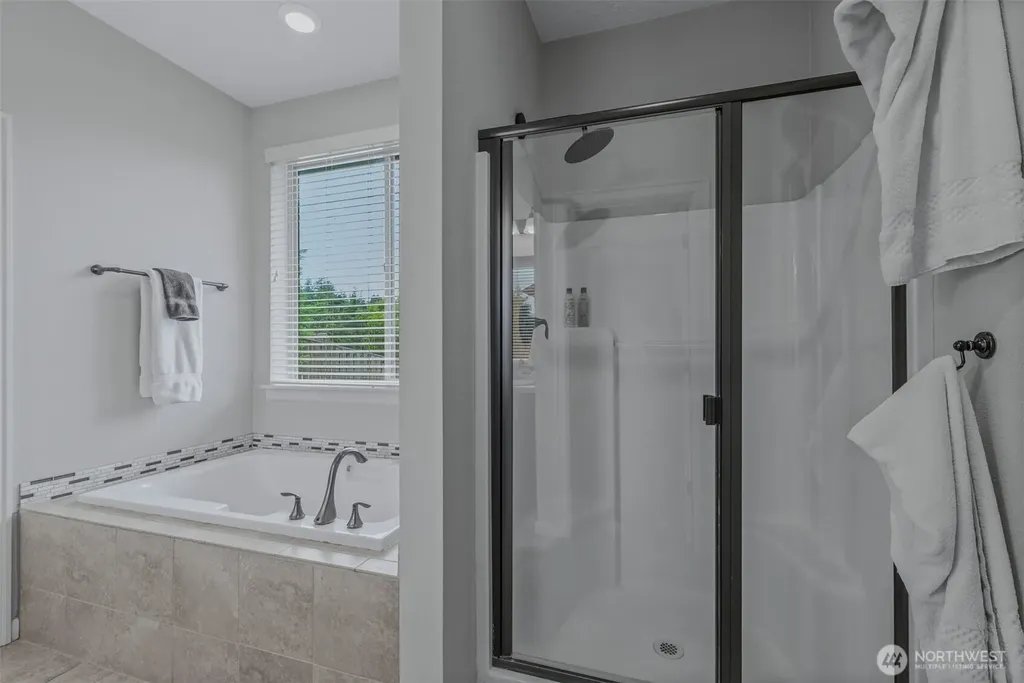 2404 NE 187th Place Vancouver WA 98684