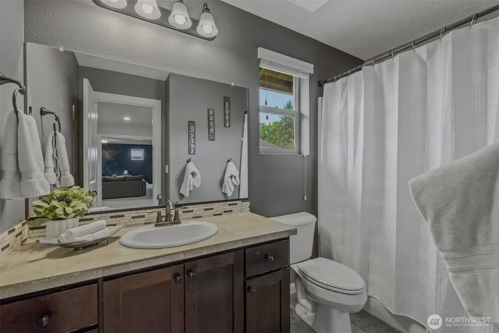 2404 NE 187th Place Vancouver WA 98684