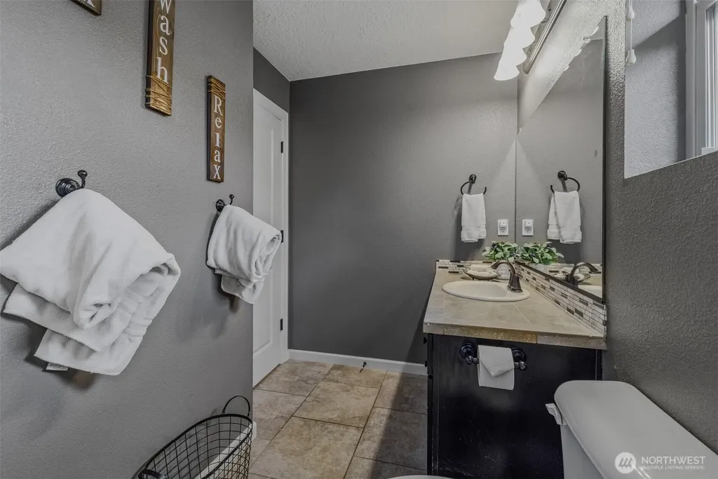 2404 NE 187th Place Vancouver WA 98684