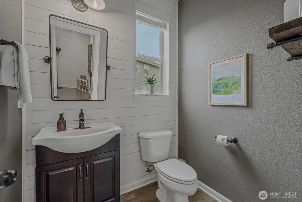 2404 NE 187th Place Vancouver WA 98684