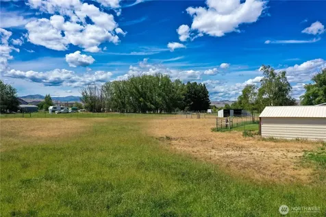 61 Jaquish Road Omak WA 98841