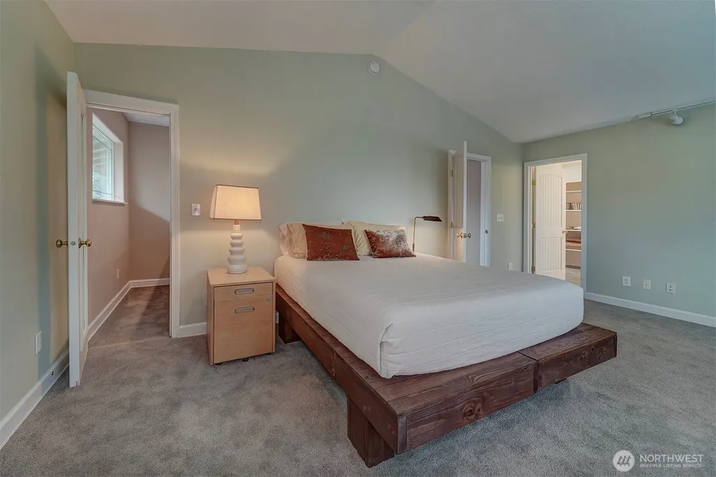 2329 NE Thistle Court Poulsbo WA 98370