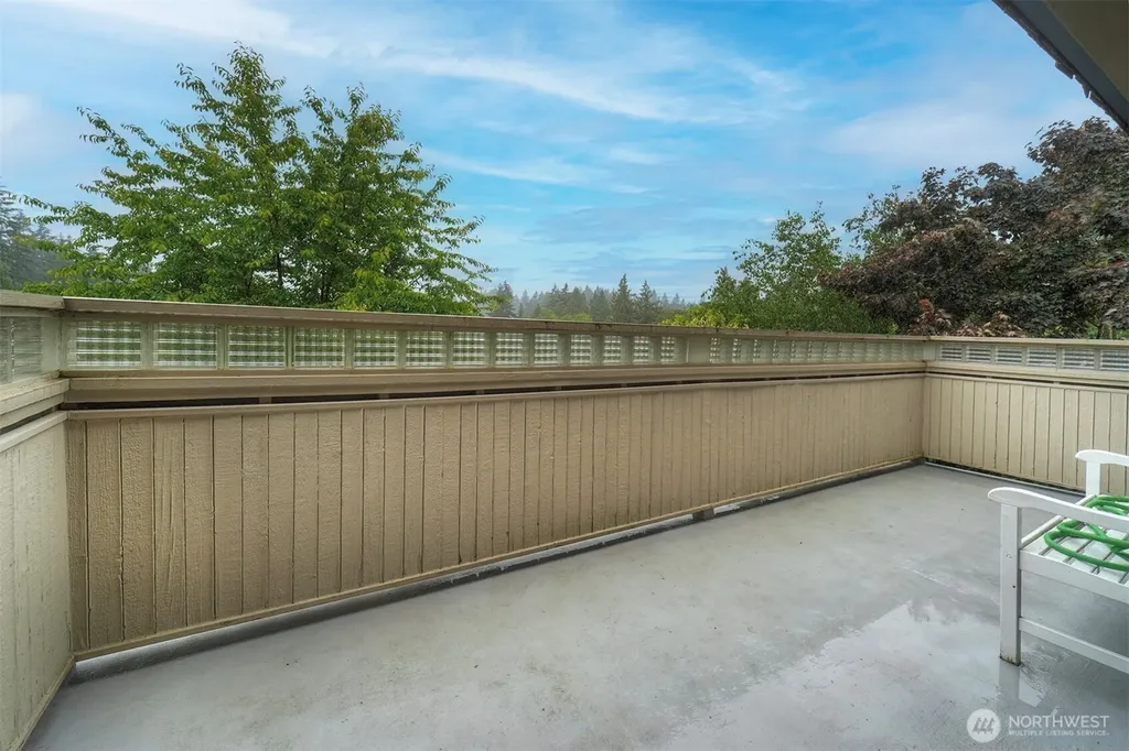 2329 NE Thistle Court Poulsbo WA 98370