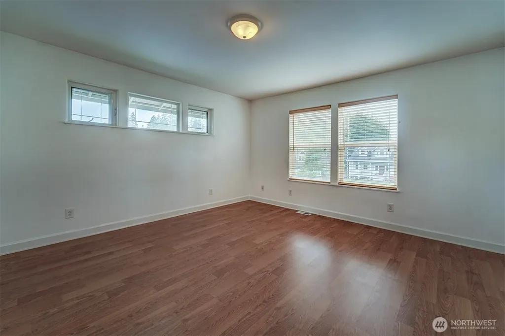 2329 NE Thistle Court Poulsbo WA 98370
