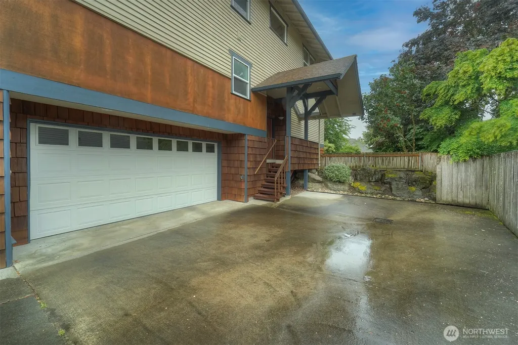 2329 NE Thistle Court Poulsbo WA 98370