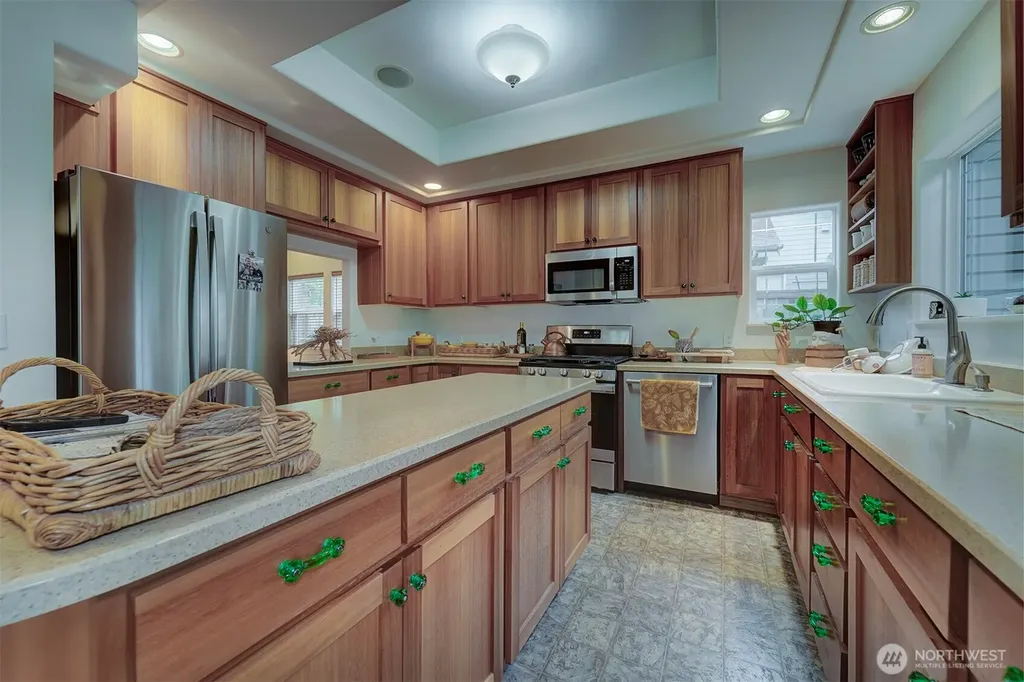 2329 NE Thistle Court Poulsbo WA 98370
