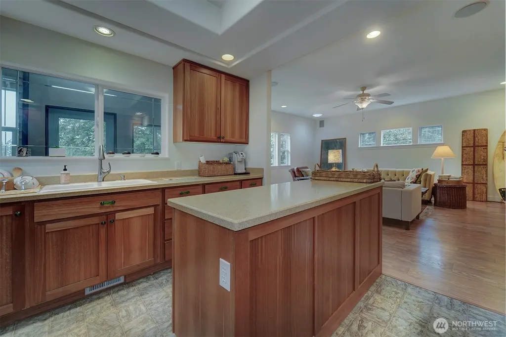 2329 NE Thistle Court Poulsbo WA 98370