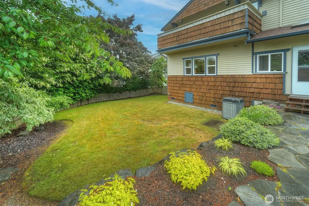 2329 NE Thistle Court Poulsbo WA 98370