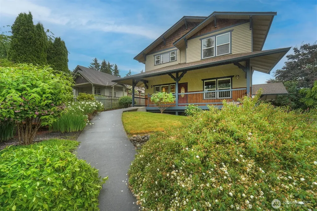 2329 NE Thistle Court Poulsbo WA 98370