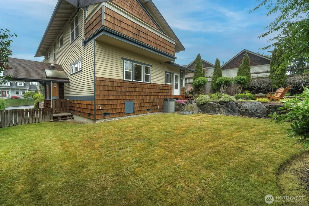2329 NE Thistle Court Poulsbo WA 98370