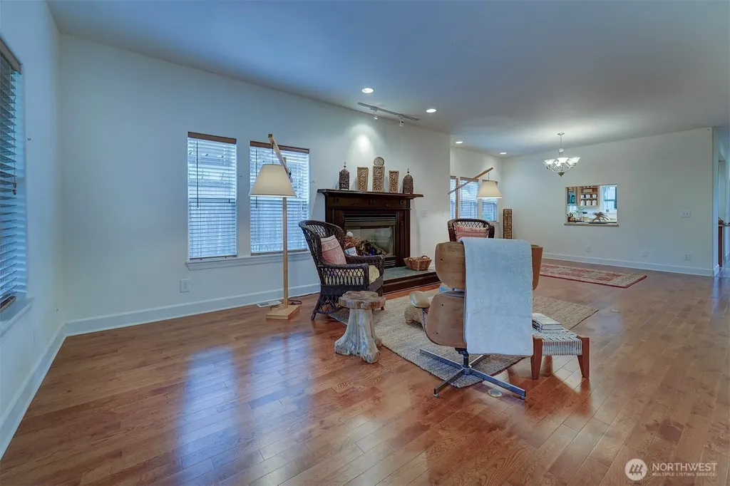 2329 NE Thistle Court Poulsbo WA 98370