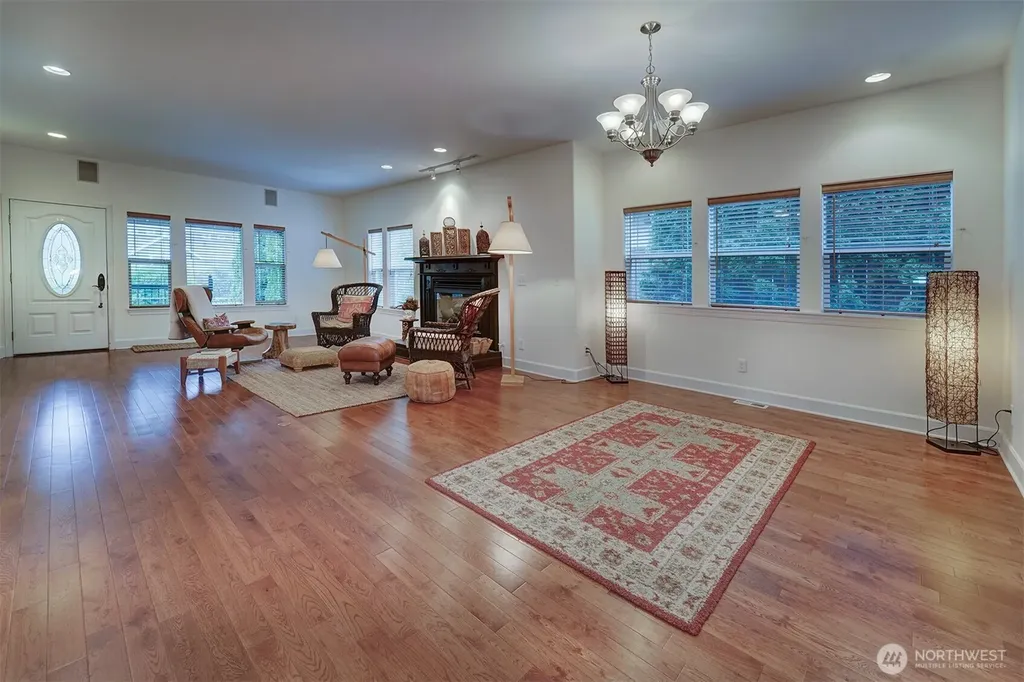 2329 NE Thistle Court Poulsbo WA 98370