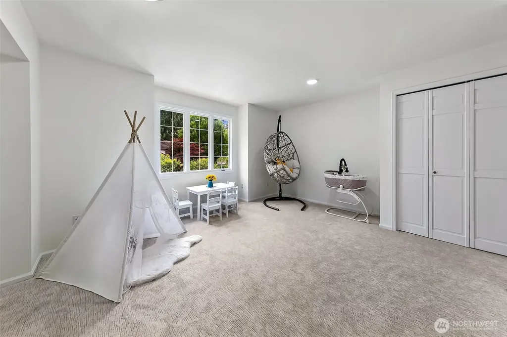 1911 224th Place NE Sammamish WA 98074