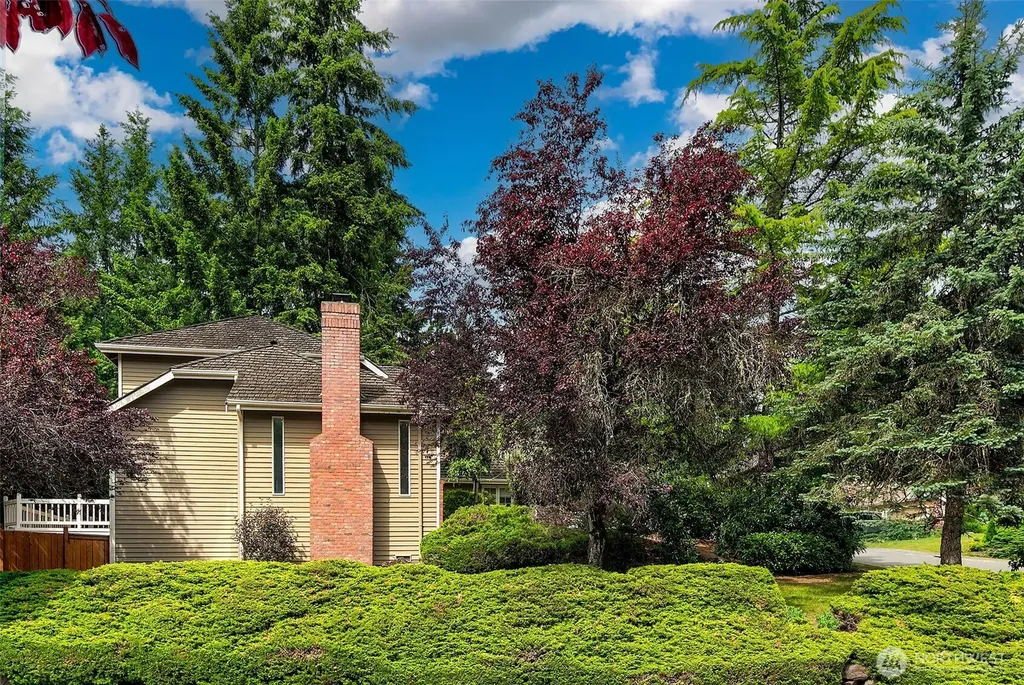 1911 224th Place NE Sammamish WA 98074