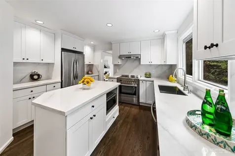 1911 224th Place NE Sammamish WA 98074