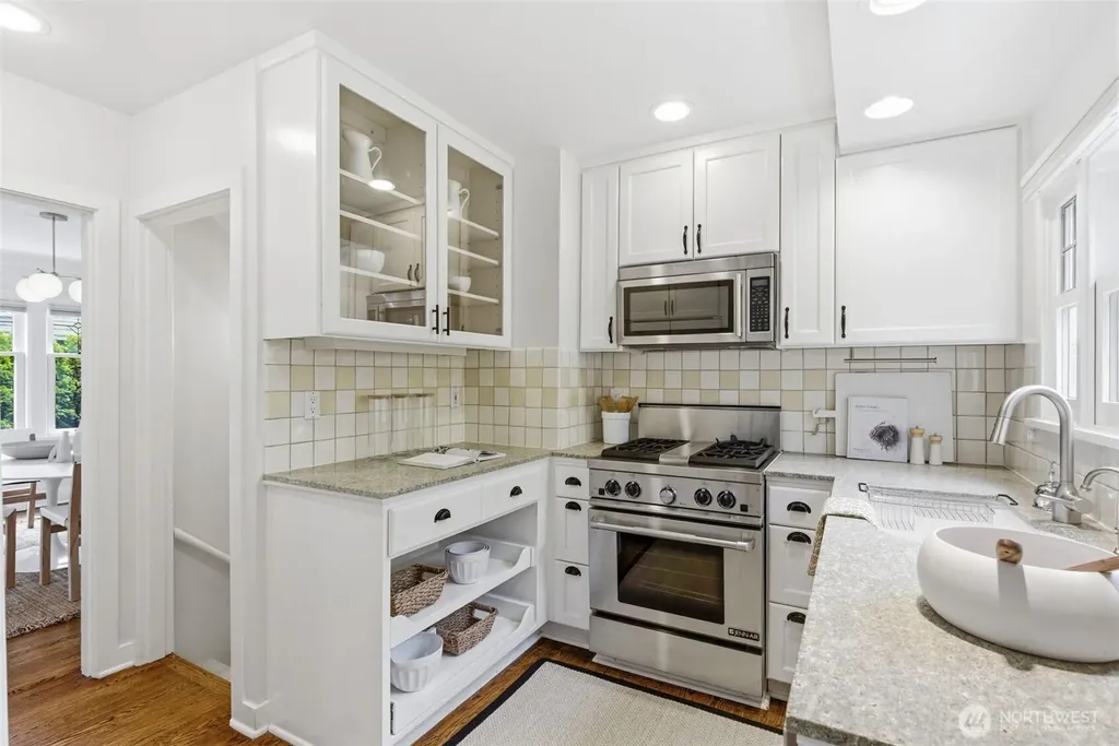 7348 Keen Way N Seattle WA 98103