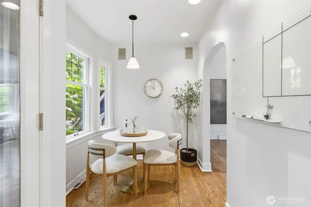 7348 Keen Way N Seattle WA 98103