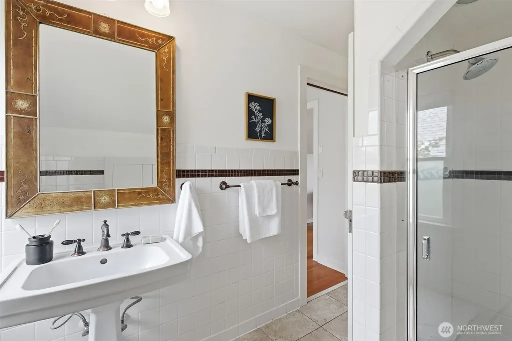 7348 Keen Way N Seattle WA 98103