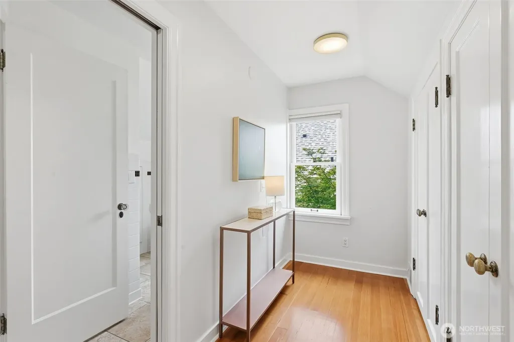 7348 Keen Way N Seattle WA 98103