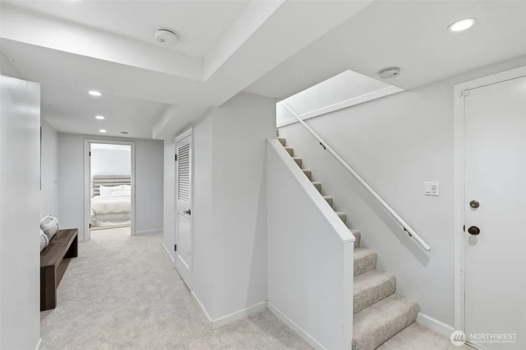 7348 Keen Way N Seattle WA 98103