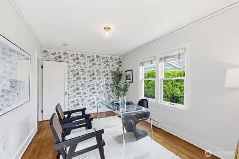 7348 Keen Way N Seattle WA 98103