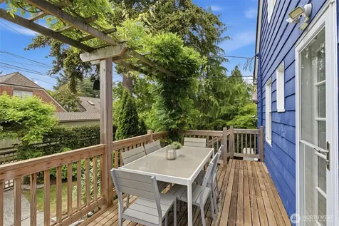 7348 Keen Way N Seattle WA 98103