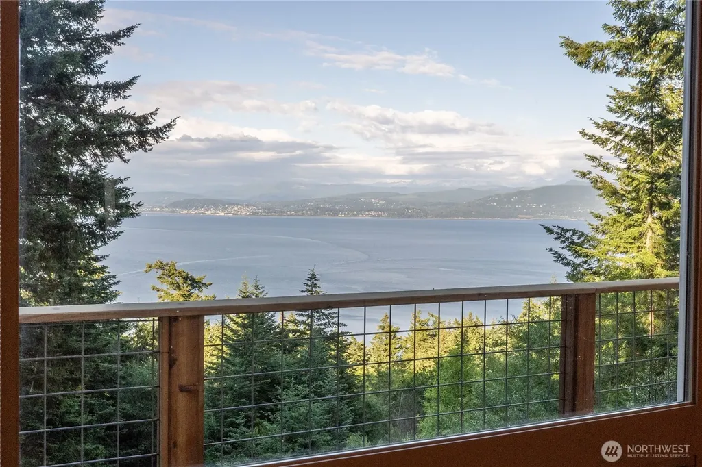 1058 Dana Circle Lummi Island WA 98262