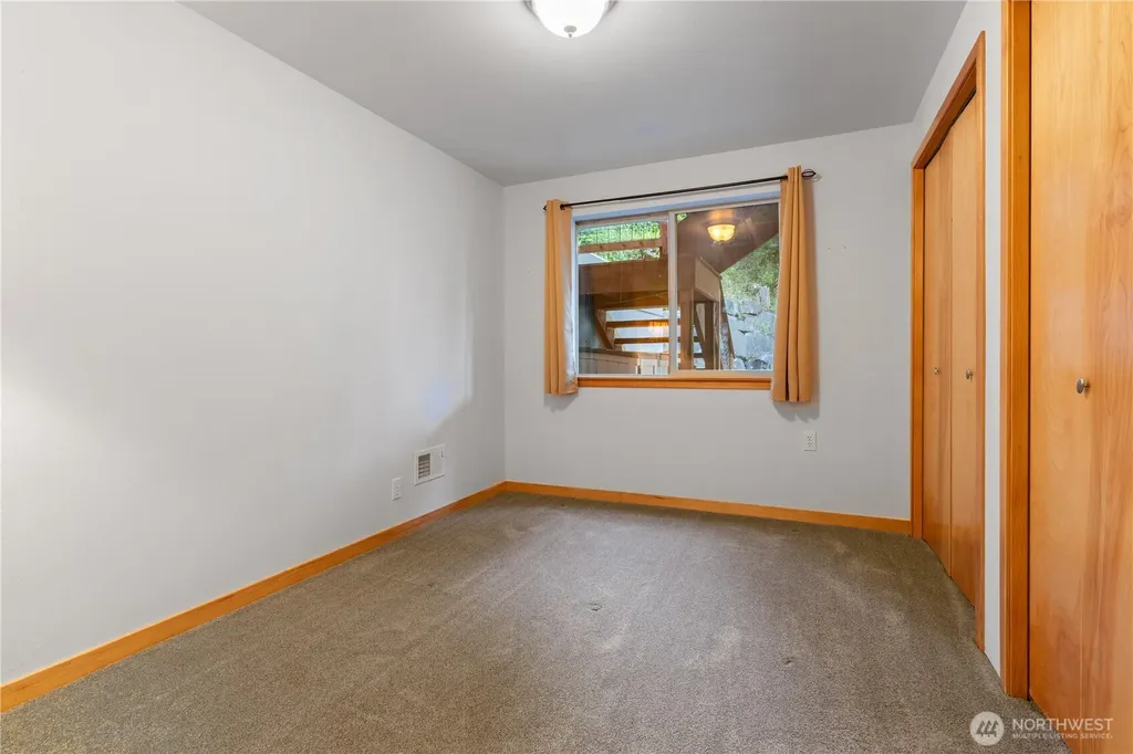 1058 Dana Circle Lummi Island WA 98262
