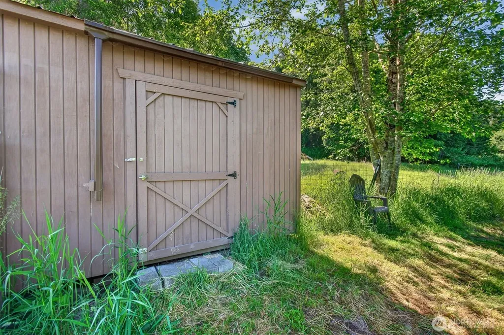 165 Barr Road Rosburg WA 98643