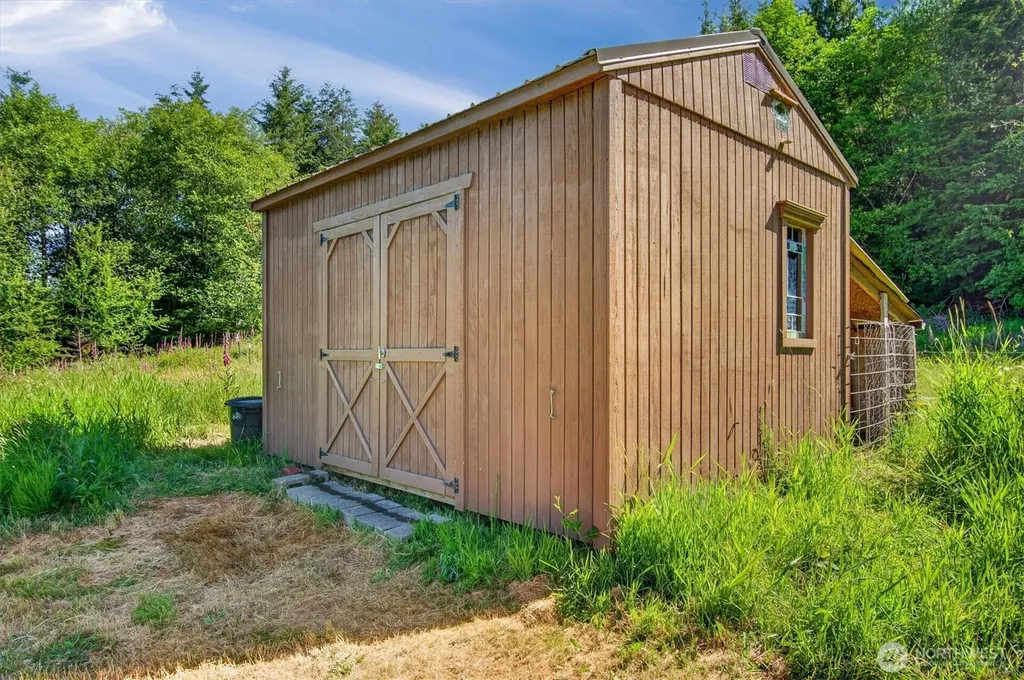 165 Barr Road Rosburg WA 98643