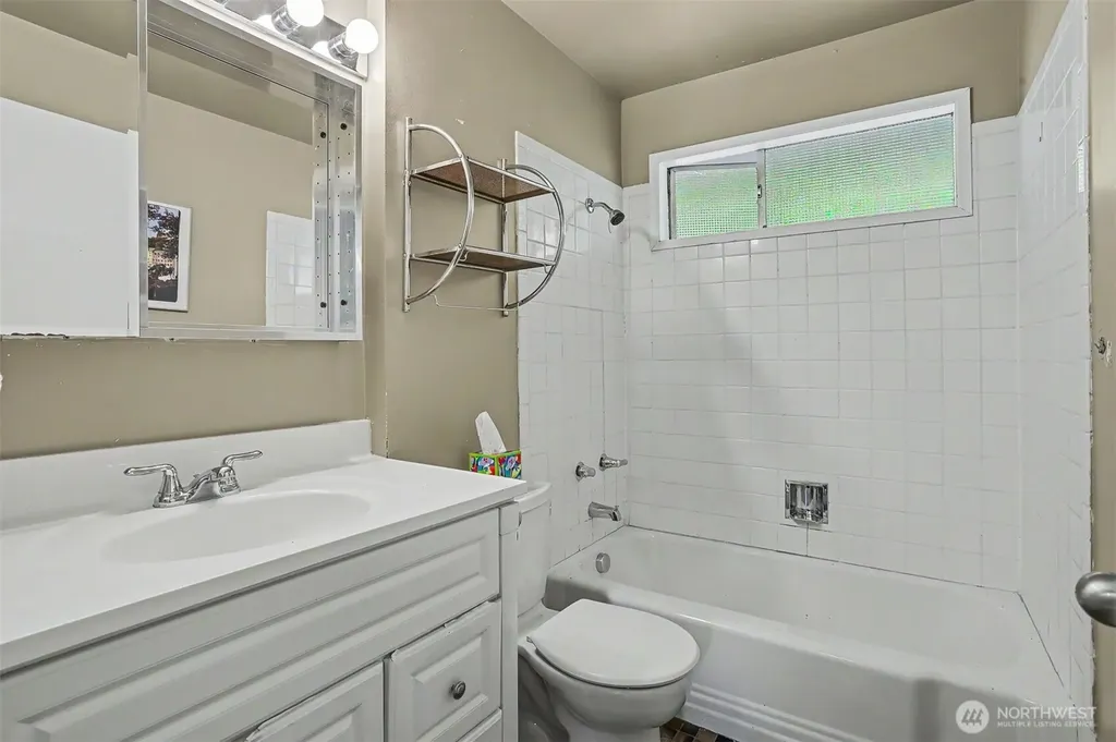 1410 NW 195th Street Shoreline WA 98177