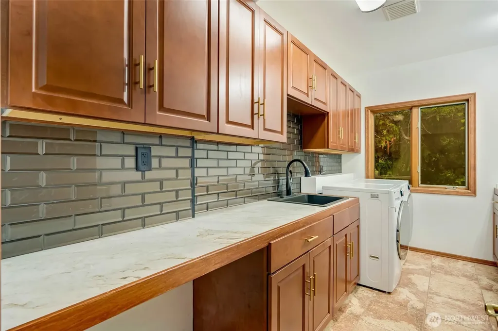 11525 76th Avenue NW Tulalip WA 98271