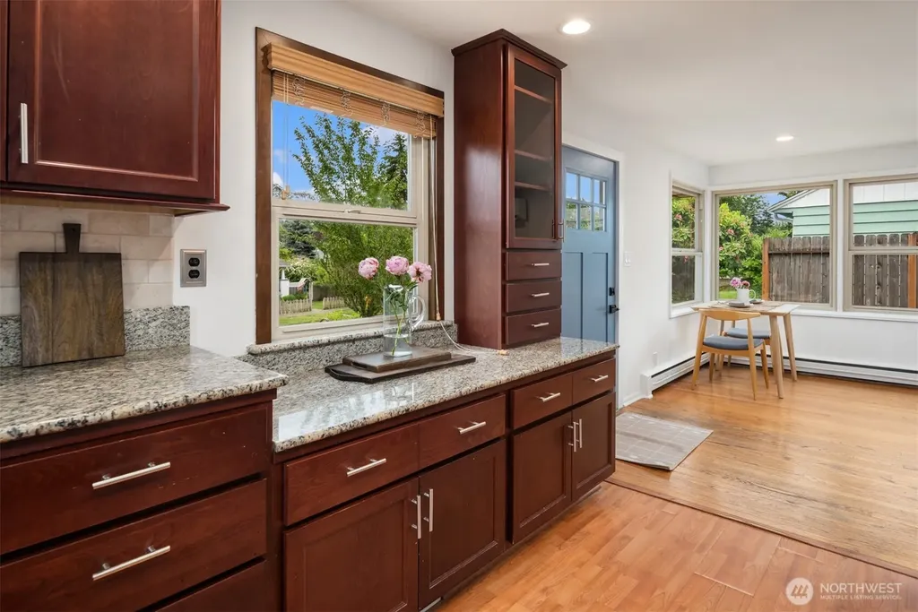 7915 18th Avenue SW Seattle WA 98106