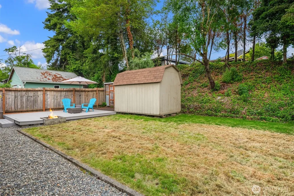 7915 18th Avenue SW Seattle WA 98106