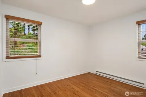 7915 18th Avenue SW Seattle WA 98106