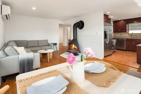 7915 18th Avenue SW Seattle WA 98106