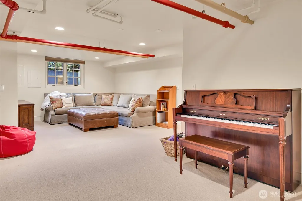 406 Galer Street Seattle WA 98109