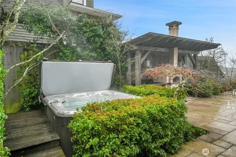 406 Galer Street Seattle WA 98109