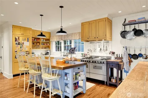 406 Galer Street Seattle WA 98109