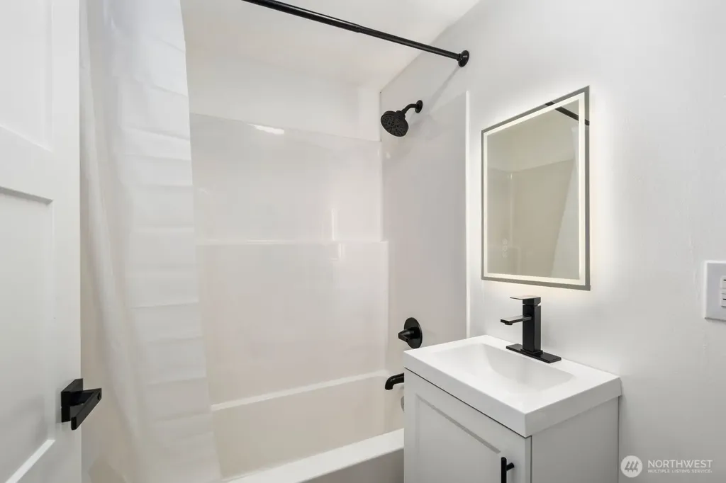 1747 NE 147th Street Shoreline WA 98155