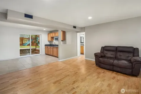 11821 SE 67th Place Bellevue WA 98006