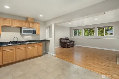 11821 SE 67th Place Bellevue WA 98006