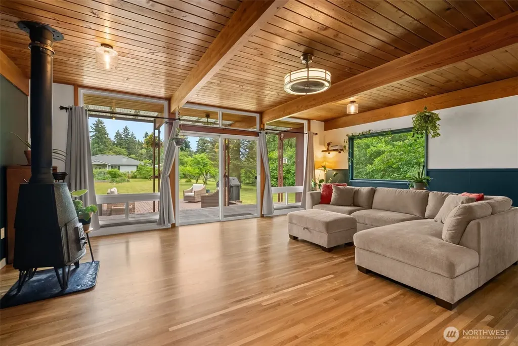 12423 Lake City Boulevard Lakewood WA 98498